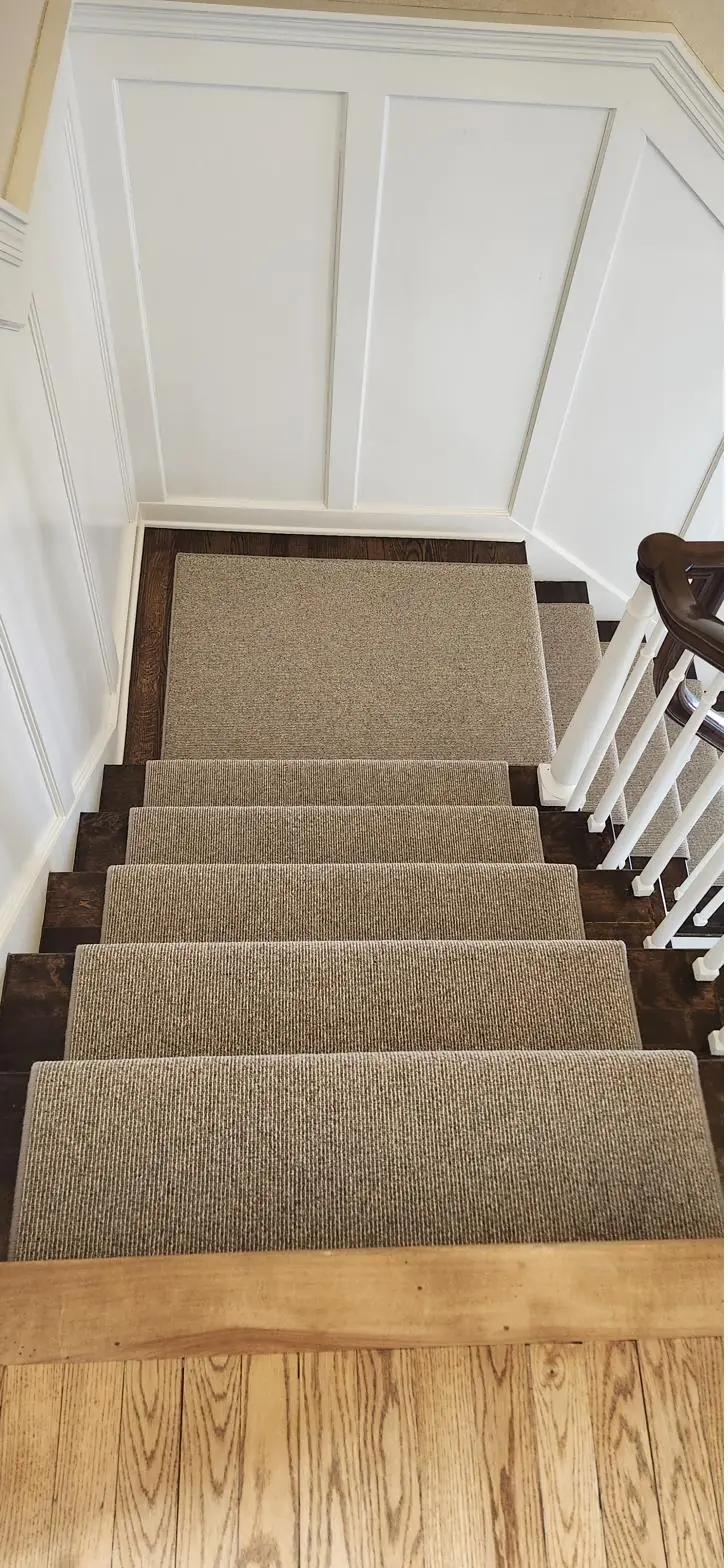 Light runner — curved stairs, installed by QFI